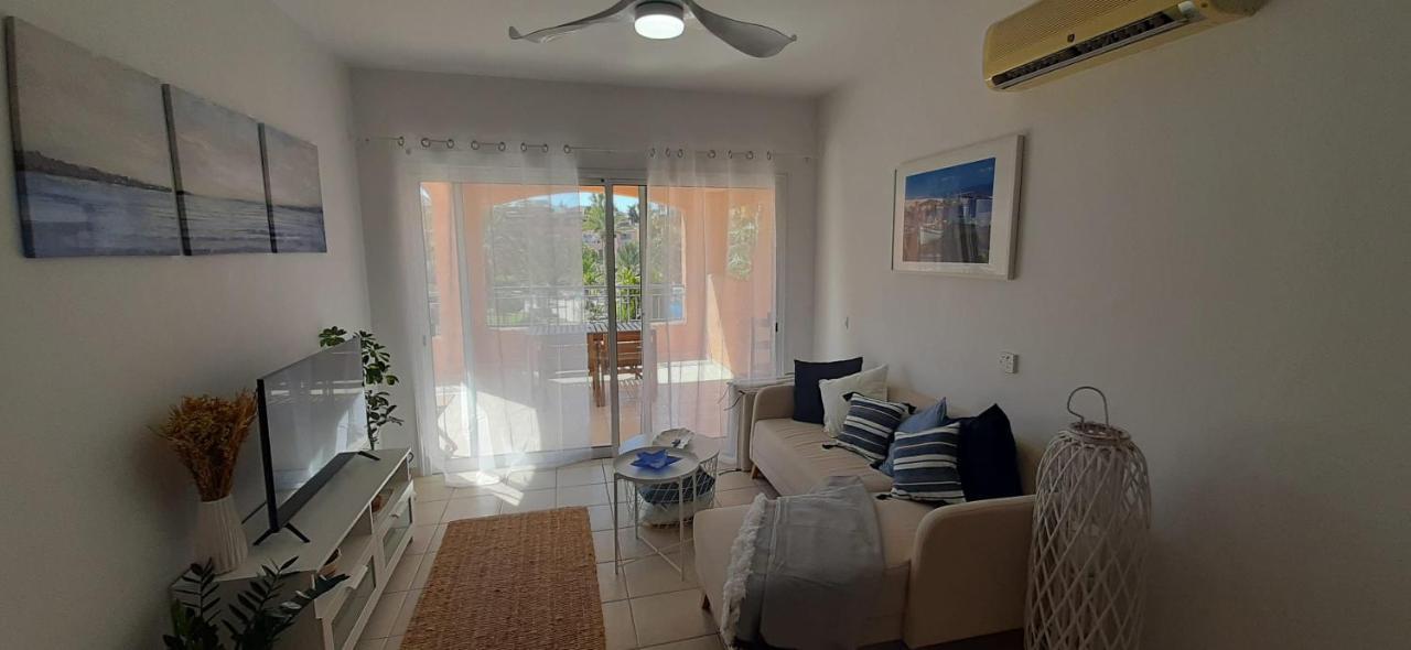 Limnaria Gardens - Superb Modern 1 Bed Apartment With Pool Views パ フォス エクステリア 写真